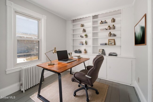 Building Photo - 232 Main St