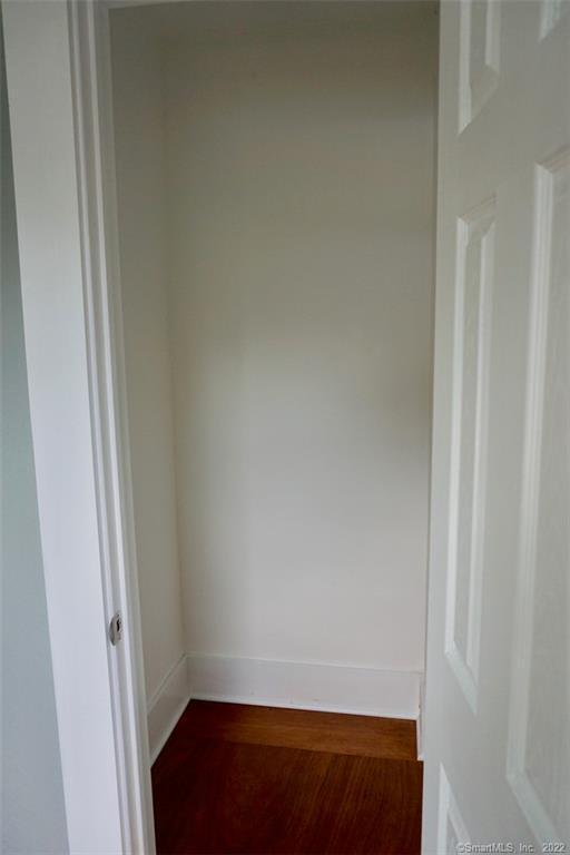 Building Photo - 15 Crofut Pl