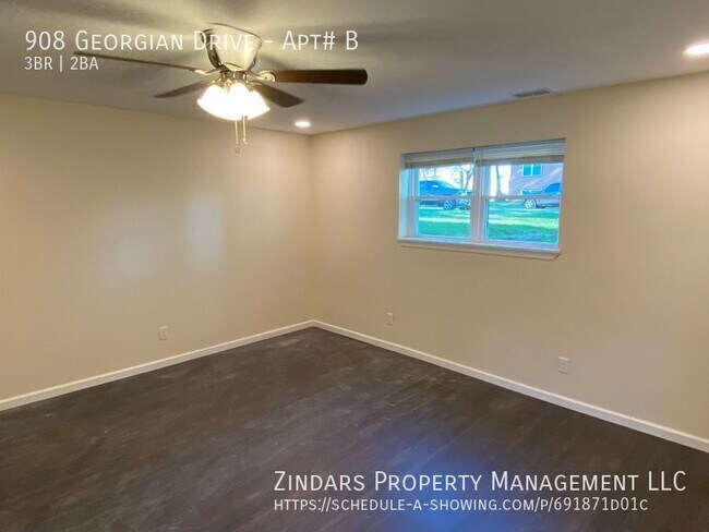 Building Photo - 908 Georgian Dr