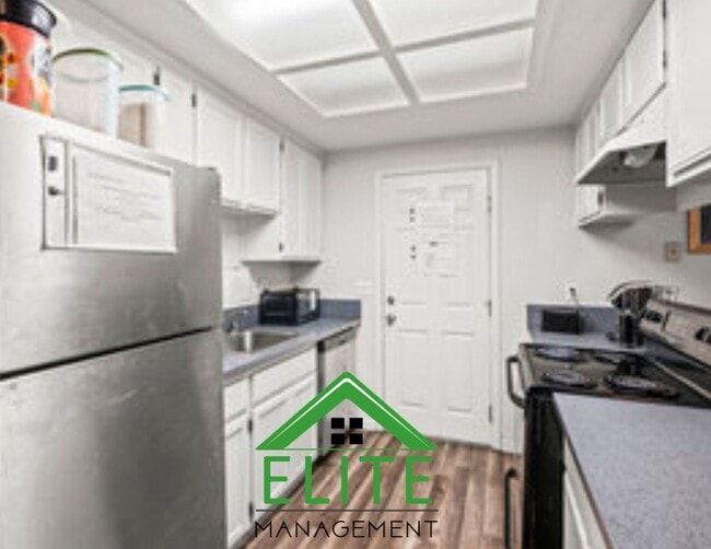 Building Photo - Charming 3-Bedroom Duplex in North Highlan...
