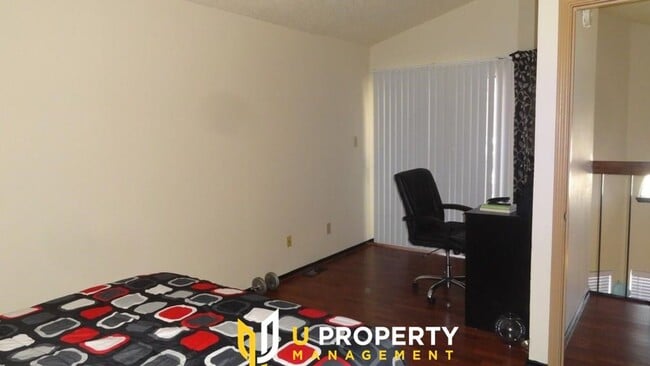 Building Photo - Spacious 2-Bed/2-Bath with High Ceilings, ...
