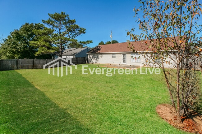 Building Photo - 12320 S Pointe Dr