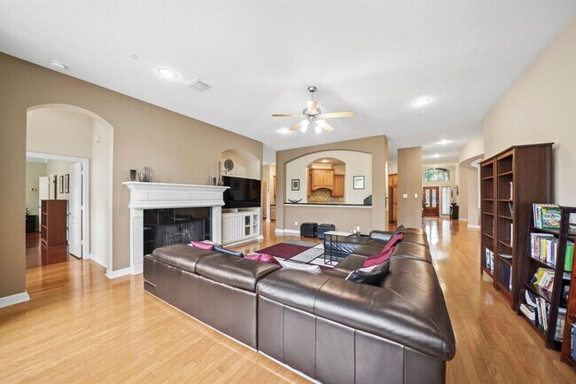 Building Photo - 3707 Quiet Falls Dr