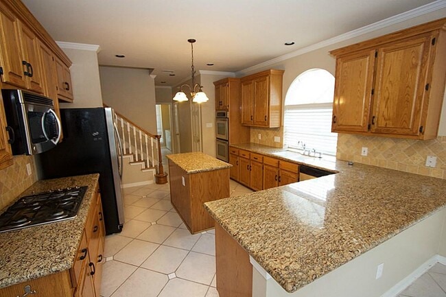 Building Photo - 1615 Greenleaf Oaks Dr
