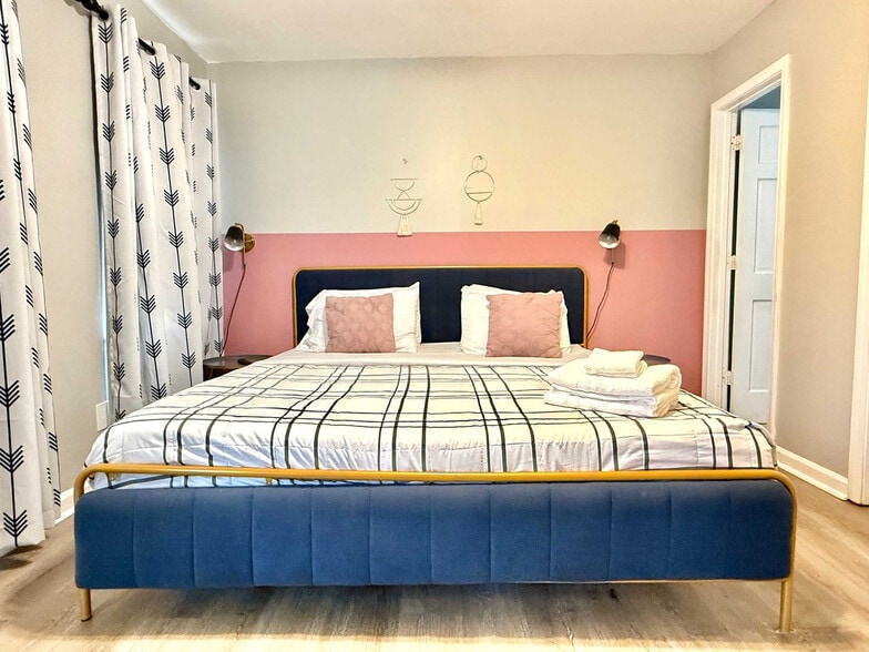 Building Photo - 1275 Sweet Pine Dr