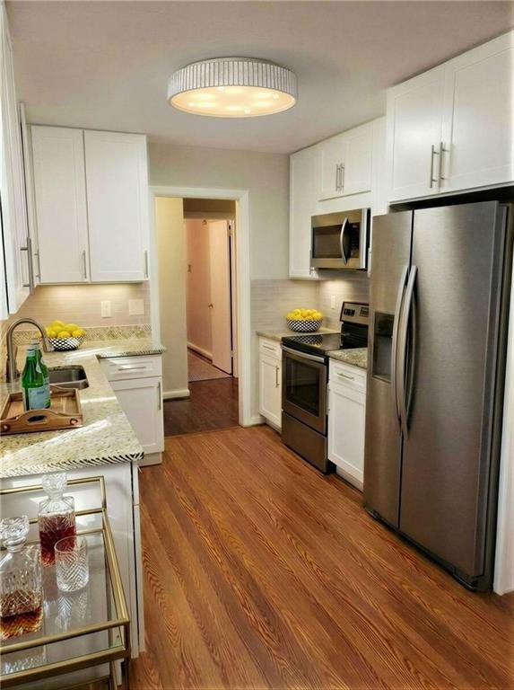 Building Photo - 2356 Valley View Dr SE