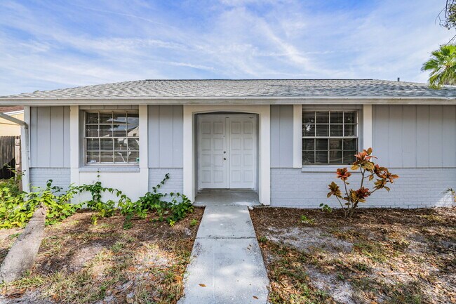 Building Photo - 16001 Saddlestring Dr