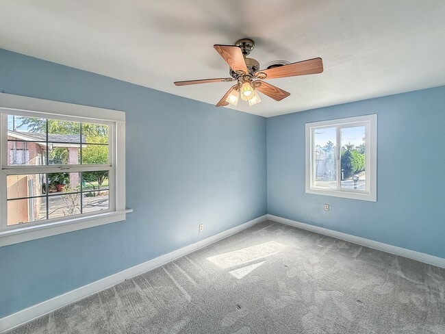 Building Photo - Beautiful 2B/1BA Home in Escondido!