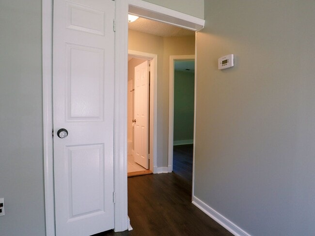 Building Photo - Cozy 2-Bedroom Home on Half an Acre in Nor...