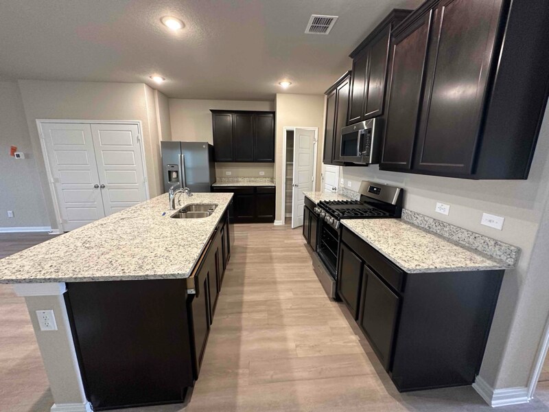 Building Photo - 615 Wild Olive Wy