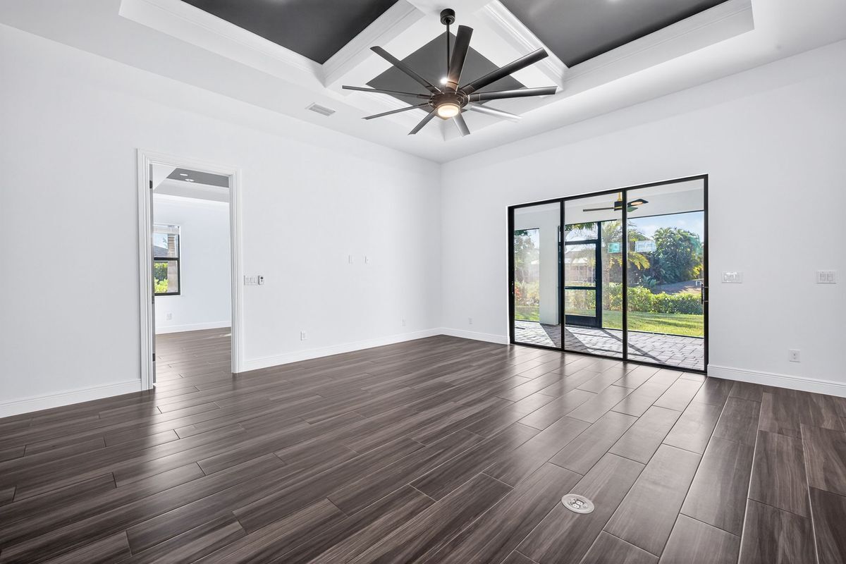 Building Photo - 332 SW 26th St