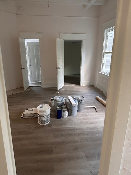 Building Photo - 7 Myrtle St SW