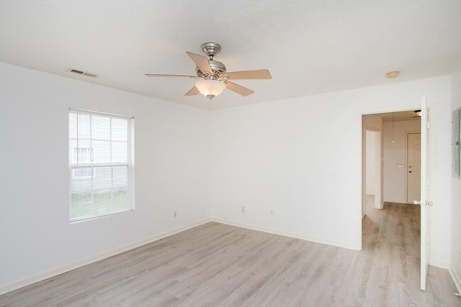 Building Photo - 517 Longleaf Ct