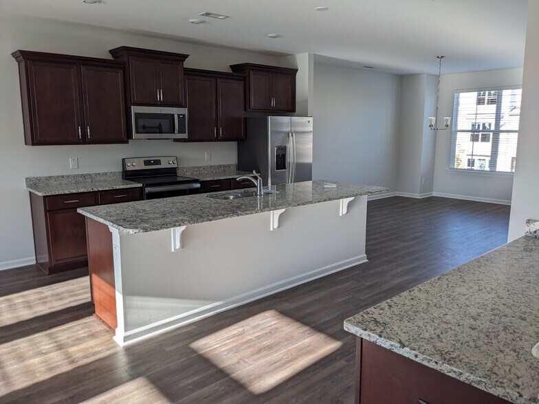 Kitchen - 208 Hickory Plains Rd