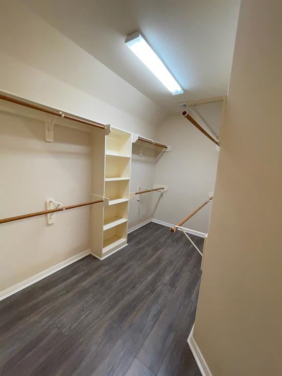 Building Photo - 2516 Brittany Lakes Dr