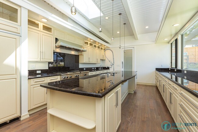 Building Photo - Sherwood Forest: Single Family Home w/ 2 C...