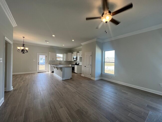 Building Photo - 1041 Lakehaven Dr