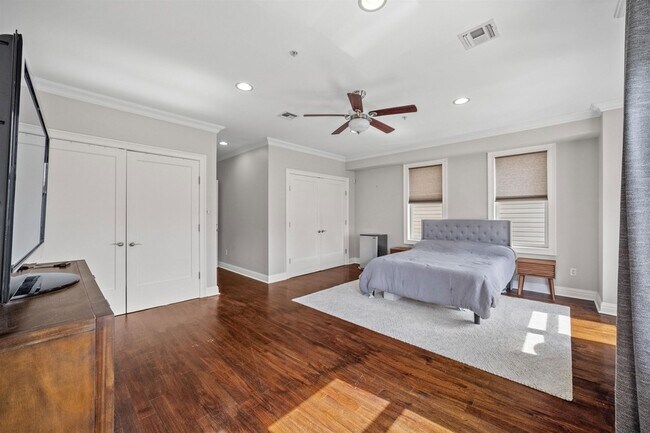 Building Photo - 180 19th St