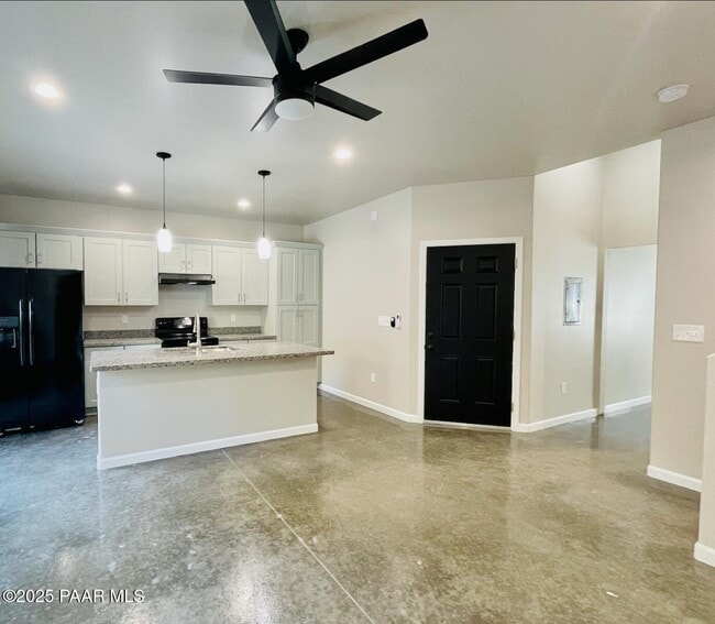 Building Photo - 720 N Walnut St