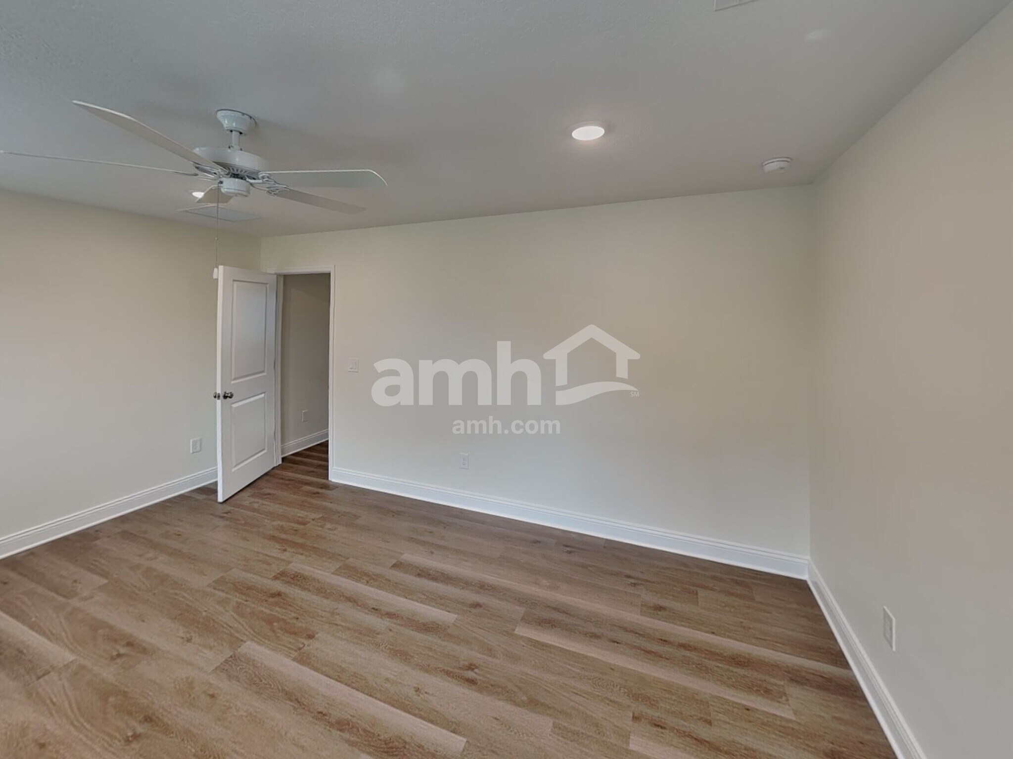 Building Photo - 2526 Feather Crst Dr