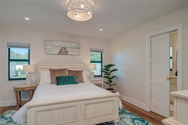 Building Photo - 577 98th Ave N