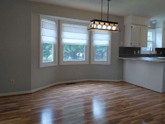Building Photo - 3045 Chaminade Ct SW