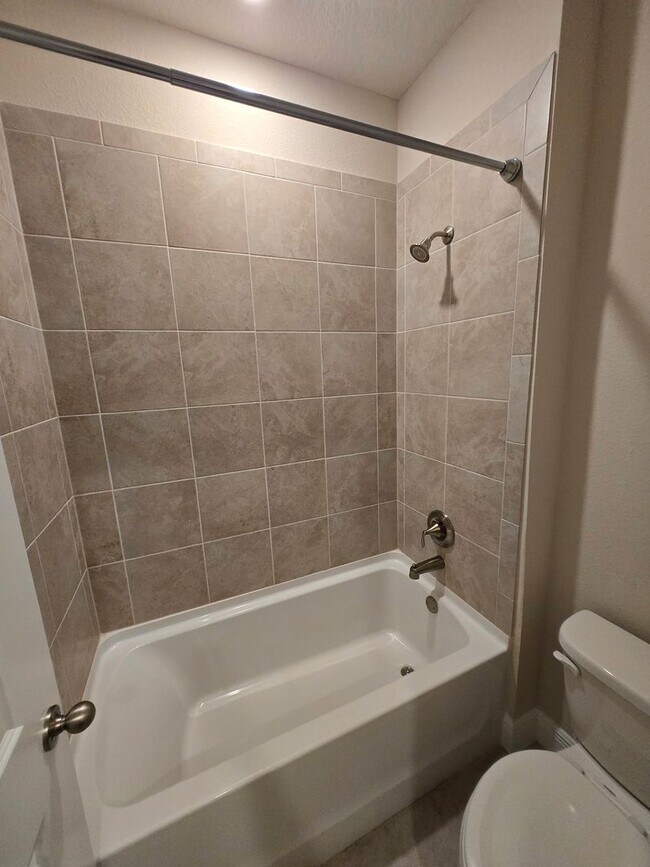 Building Photo - Welcome to the beautiful Finley Woods comm...