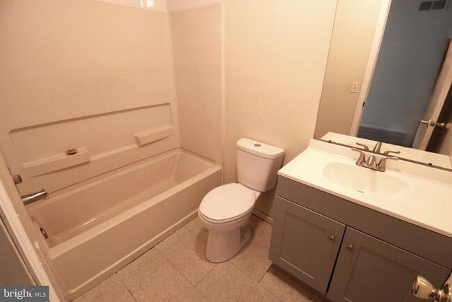 Building Photo - 12 Coriander Dr