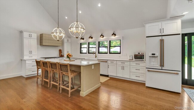 Building Photo - 99 Beach Rd