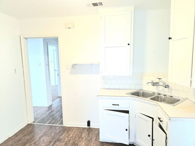Building Photo - Two Bedroom