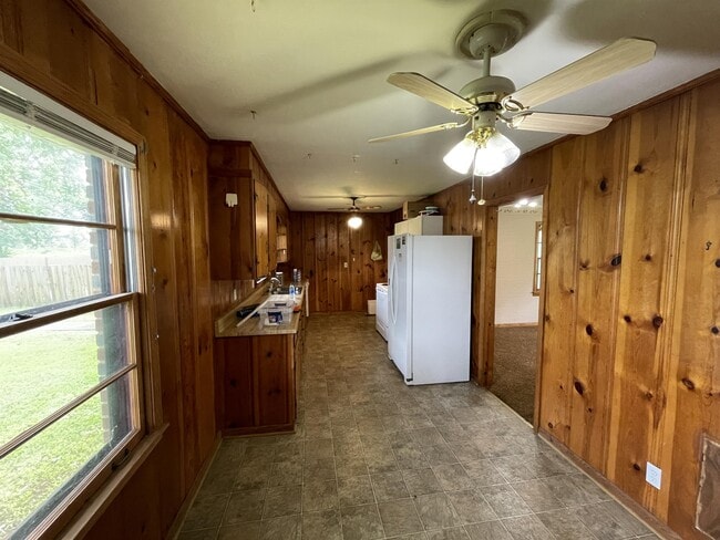 Building Photo - 902 Hereford Dr