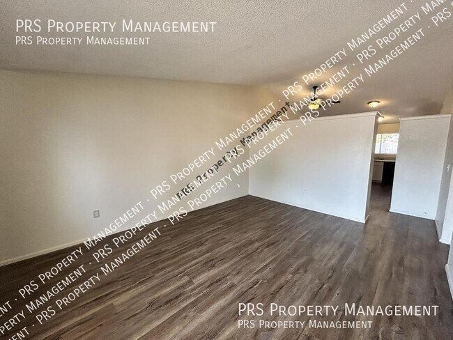 Building Photo - 3226 N Sycamore Pl