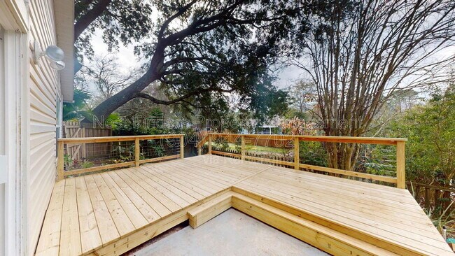 Building Photo - 1738 Chandelier Cir E