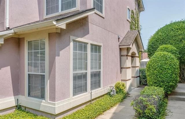 Building Photo - 615 Regency Dr