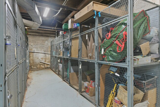 Building Photo - 2510 N Wayne Ave
