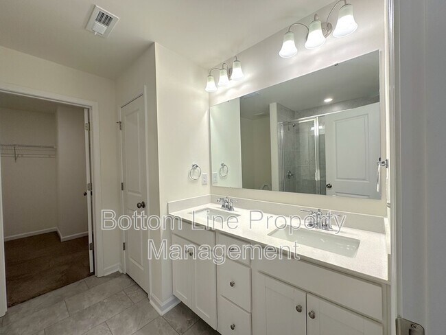 Building Photo - 2773 Yeager Dr NW