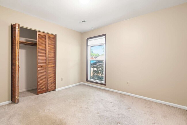 Building Photo - 617 Longleaf Rd