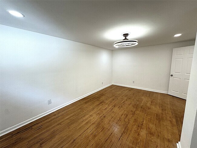 Building Photo - 609 N Nanticoke Ave