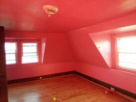 Building Photo - 32 Sanford Ave