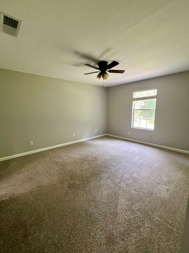 Building Photo - 162 Cove Landing Dr