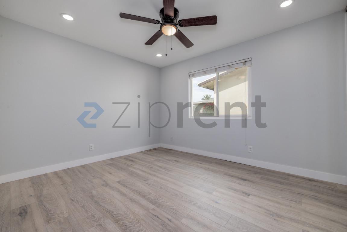 Building Photo - Unit
