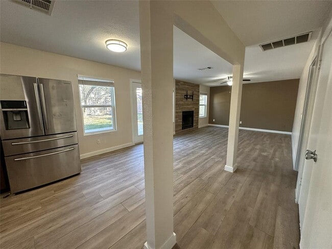 Building Photo - 13259 Kerrville Folkway