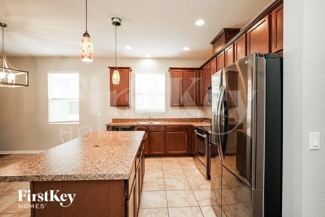 Building Photo - 2556 Isabela Terrace