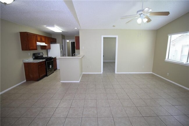 Building Photo - 12331 Alderbrook Dr