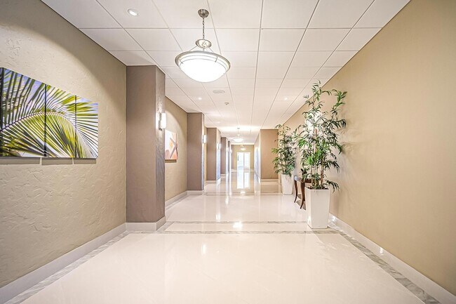 Building Photo - 4250 Galt Ocean Dr