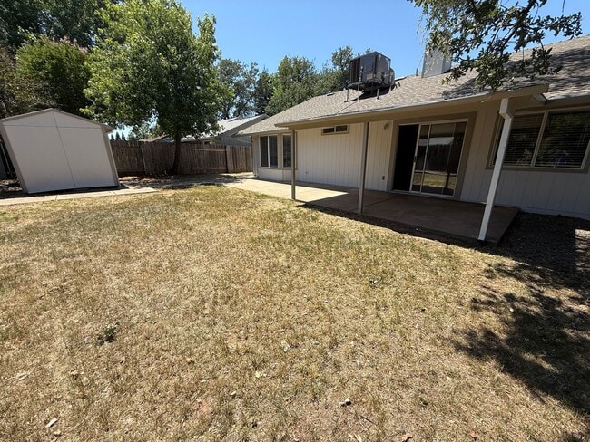 Building Photo - Prime Location 3 Bed 2 Bath Updated Home!