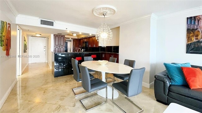 Building Photo - 1717 N Bayshore Dr