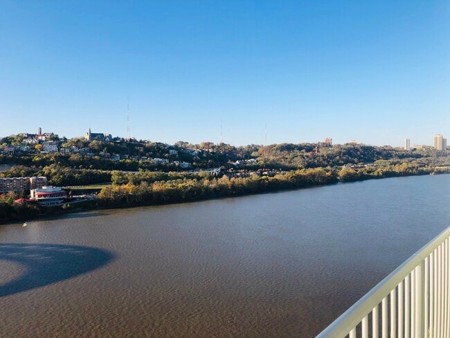 Building Photo - 400 Riverboat Row