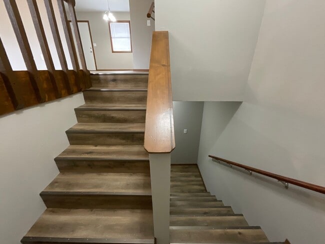Building Photo - LEASING