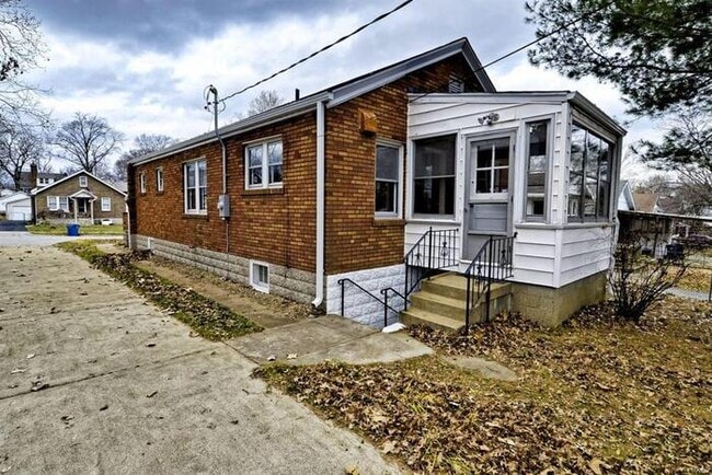 Building Photo - Fantastic 2bd/1ba home! Coming soon!